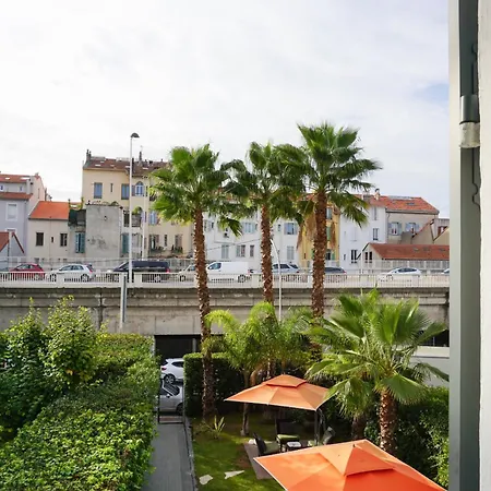 Pruly Centre Hotel 3*