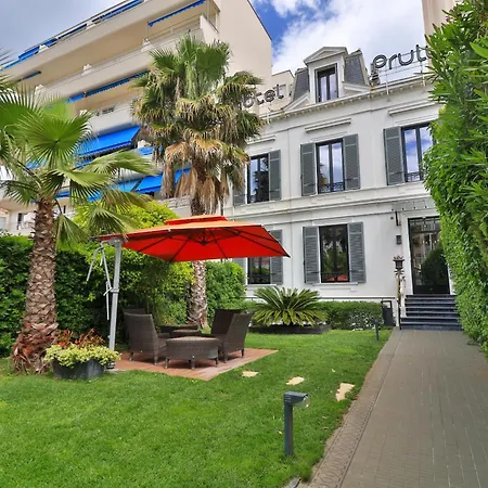 Pruly Centre Hotel