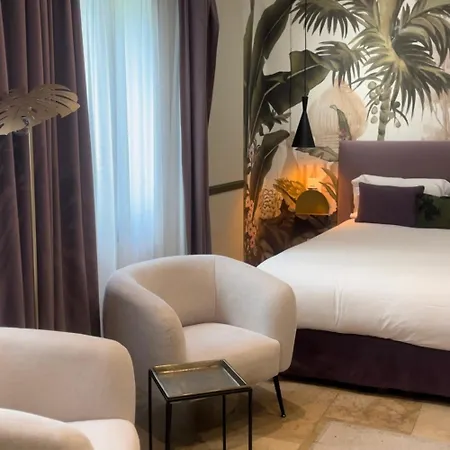 Pruly Centre Hotel