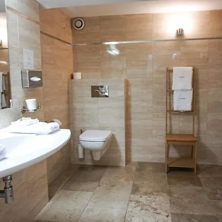 Pruly Centre Hotell 3*