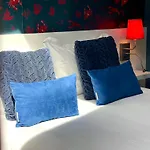 Pruly Centre Hotel