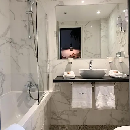 Pruly Centre Hotell 3*